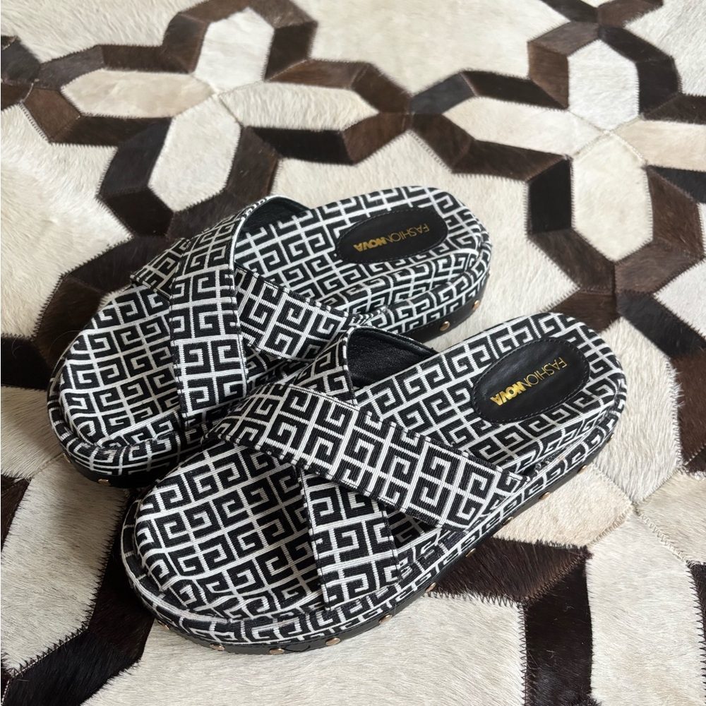 Women's Black and White Greek Key Slide Sandals